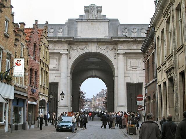 MeninGate1